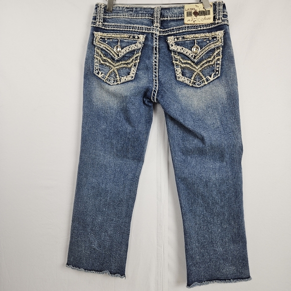 L A idol rhinestone embroidery embellished raw hem capri jeans size 9 - Picture 9 of 13